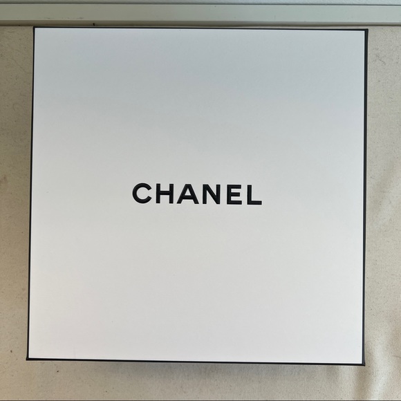 BRAND NEW Empty Chanel Gift Box - Picture 2 of 8